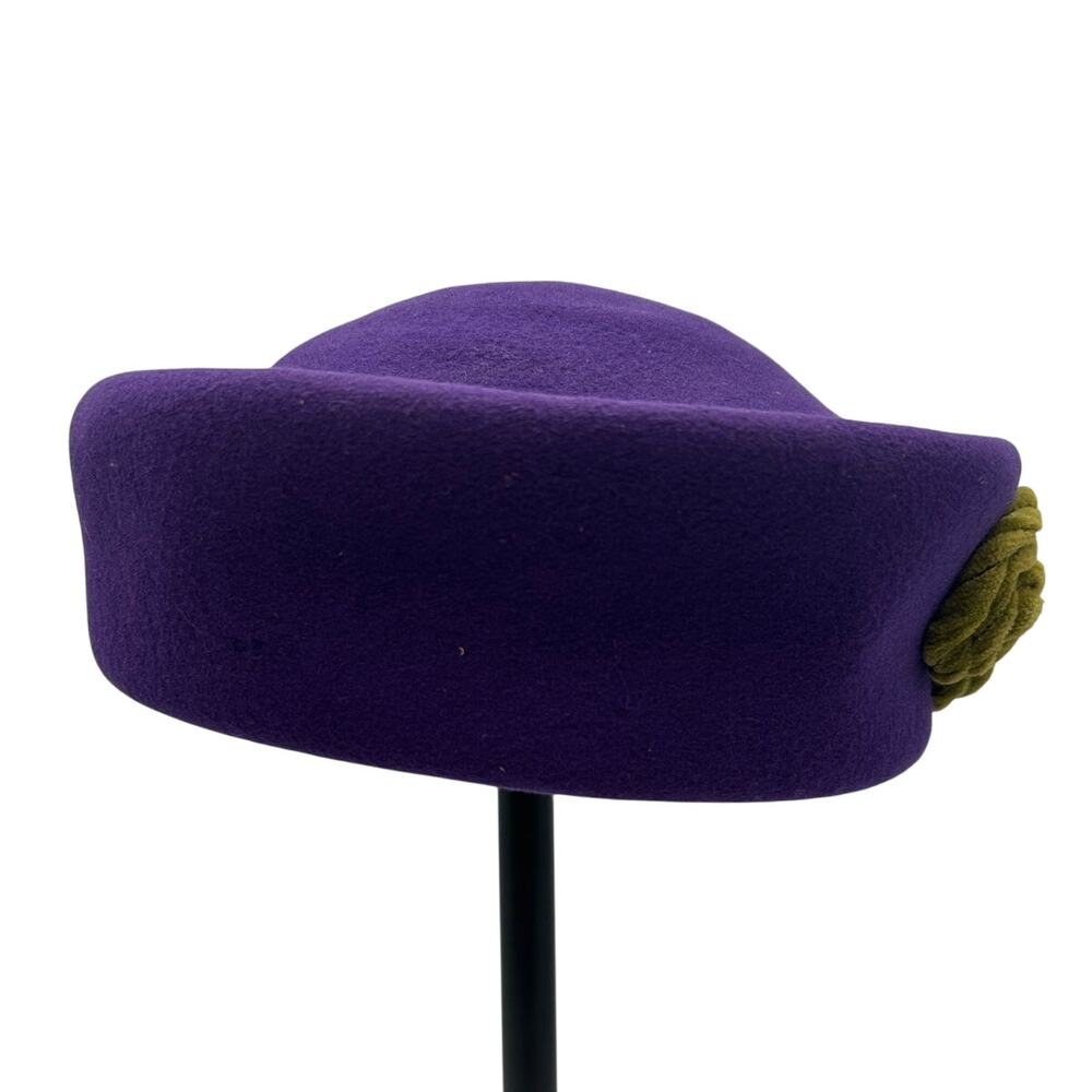 Vintage 80s Purple Wool Felt Pillbox Hat Olive Velvet Rosette Flowers 56cm Sz M - Picture 12 of 13